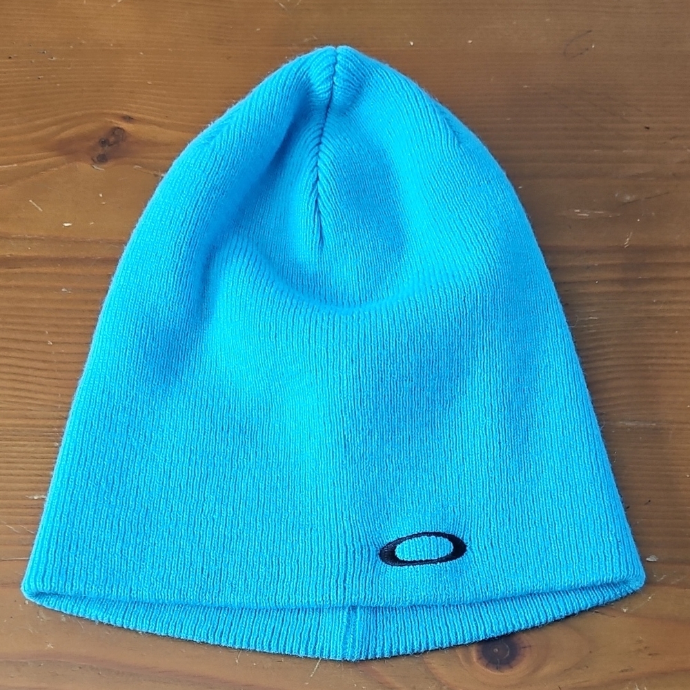 Oakley Fine Knit Beanie (BRIGHT BLUE COLOR)